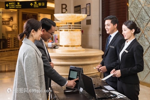酒店管理中的中年夫妻入住流程優(yōu)化與服務(wù)策略